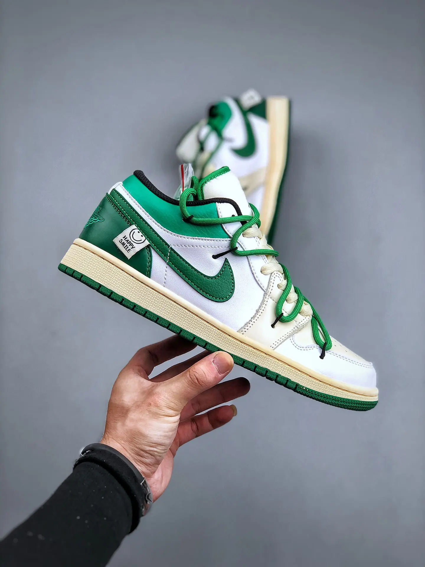 Unveiling the High-Quality Replica Air Jordan 1 and Nike Dunk Low Sneakers | YtaYta