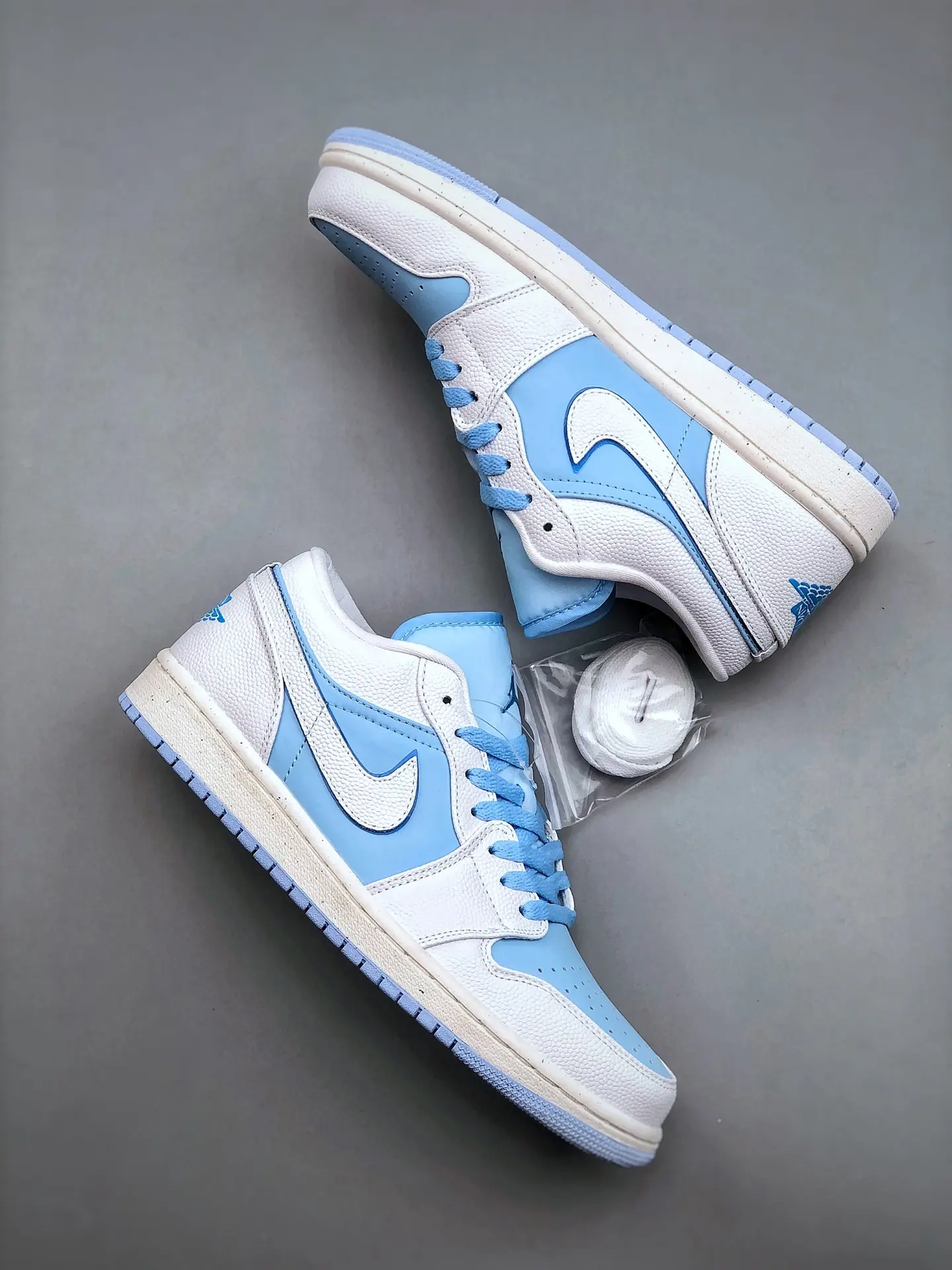 Air Jordan 1 Low SE Reverse Ice Blue Replica - A Closer Look | YtaYta