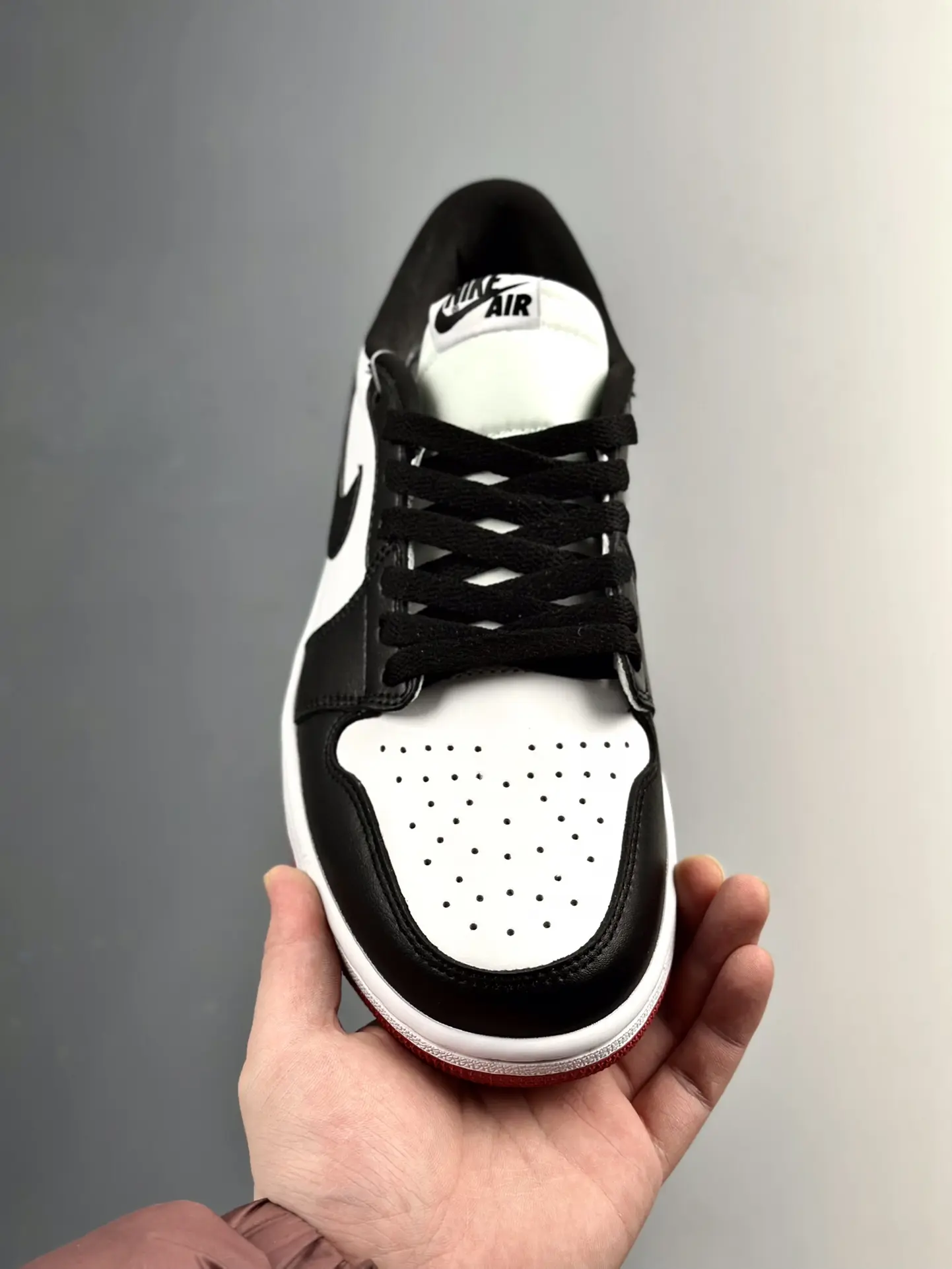 Air Jordan 1 Low OG 'Black Toe' Replica: Style, Quality, and Value | YtaYta