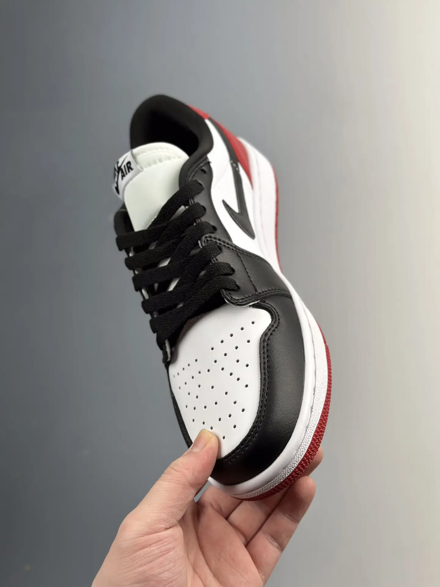 Air Jordan 1 Low OG 'Black Toe' Replica: Style, Quality, and Value | YtaYta