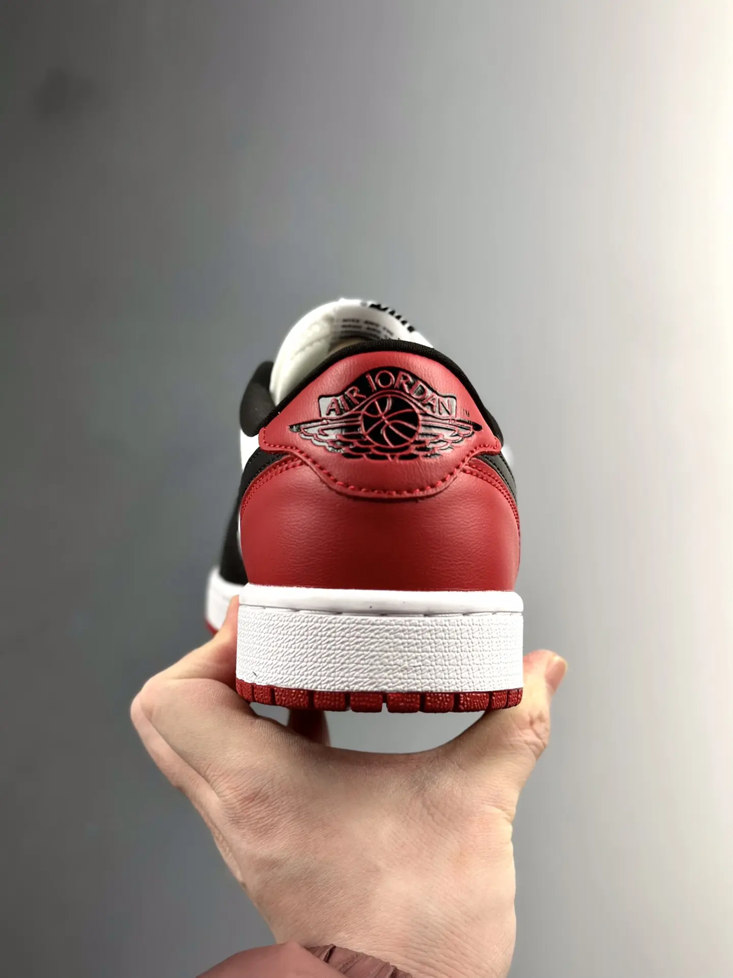 Air Jordan 1 Low OG 'Black Toe' Replica: Style, Quality, and Value | YtaYta