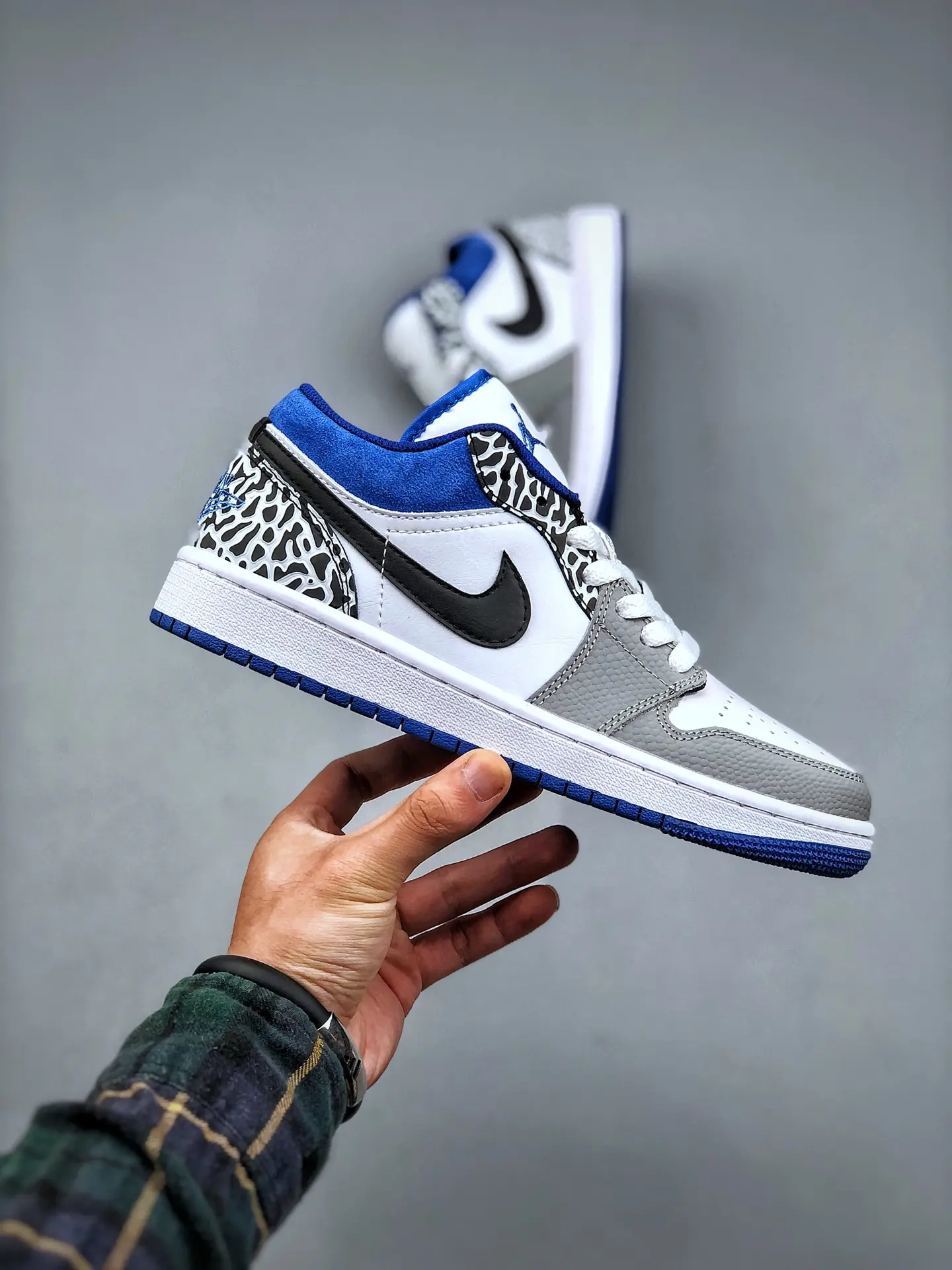 Authenticity and Style: The Air Jordan 1 Low SE 'True Blue' | YtaYta