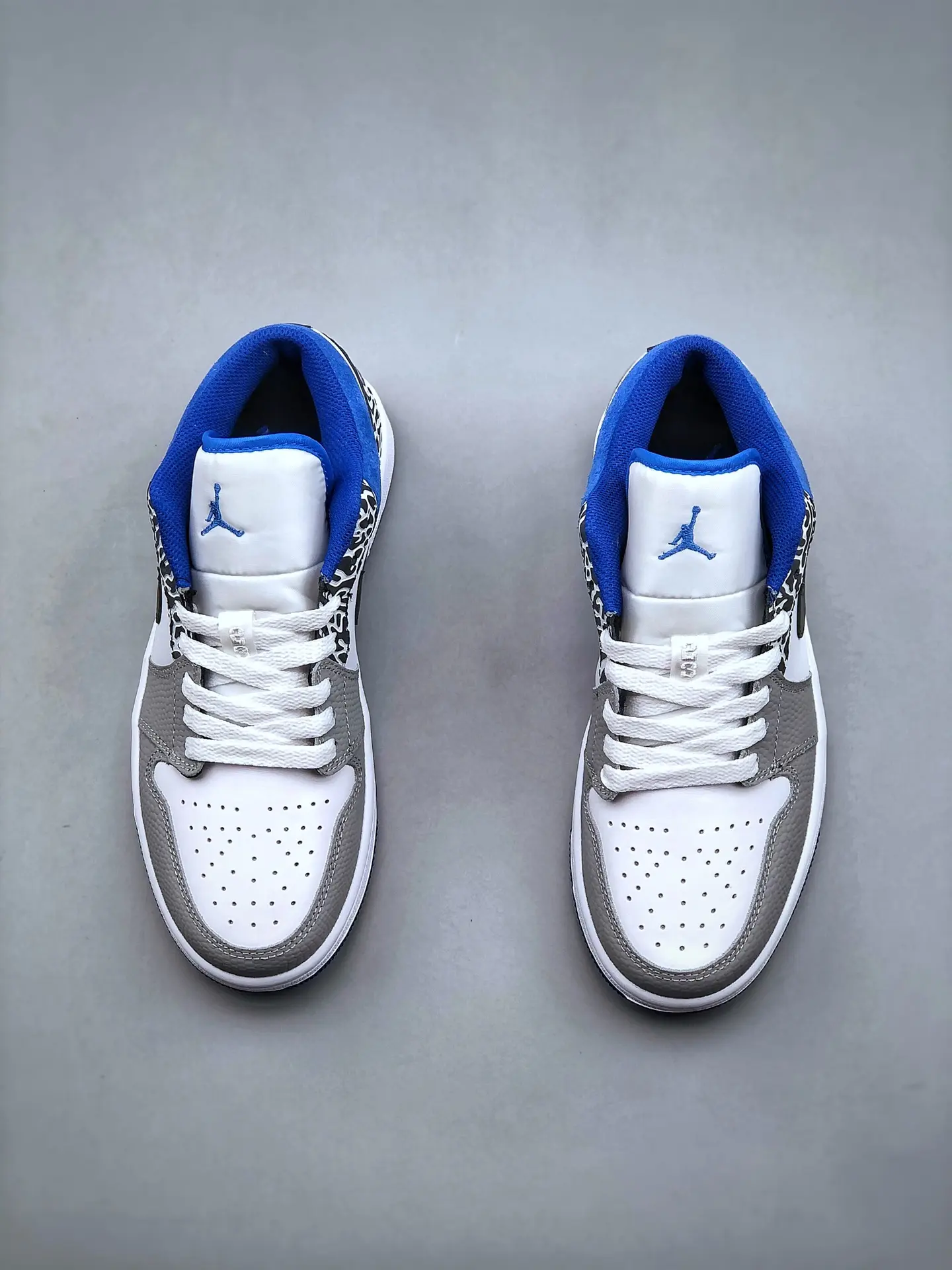 Authenticity and Style: The Air Jordan 1 Low SE 'True Blue' | YtaYta