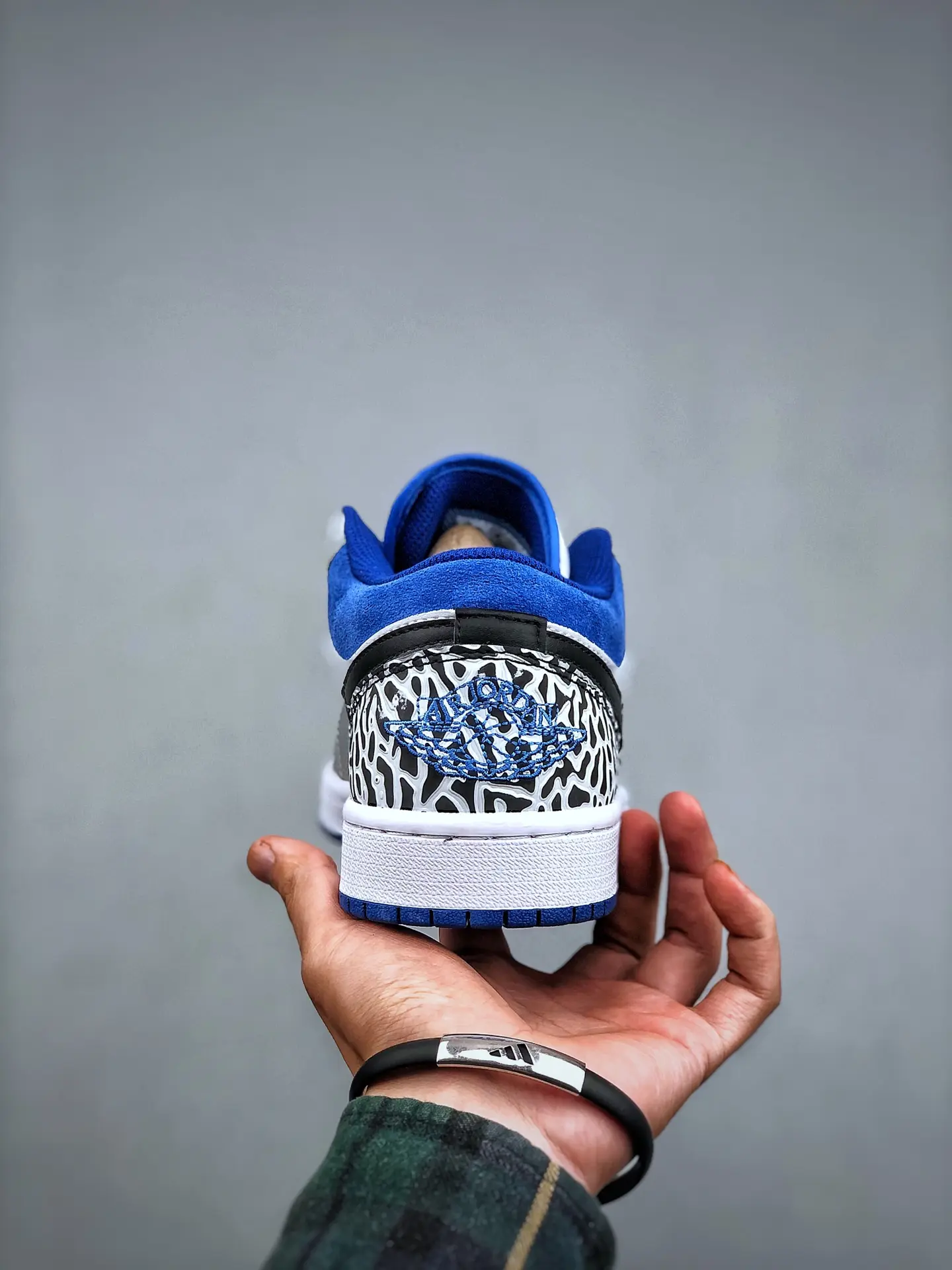 Authenticity and Style: The Air Jordan 1 Low SE 'True Blue' | YtaYta