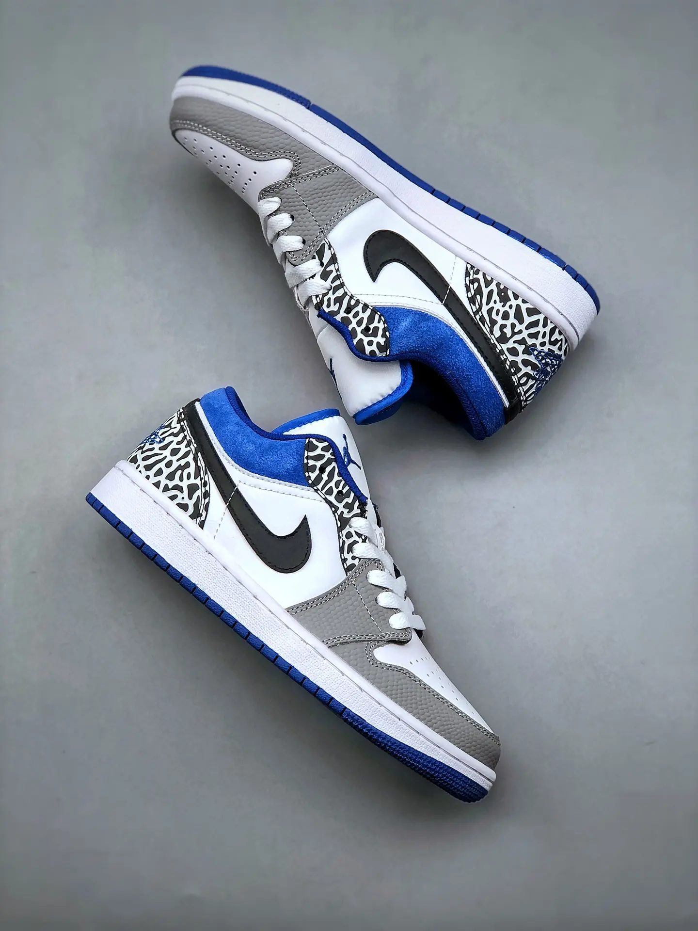 Authenticity and Style: The Air Jordan 1 Low SE 'True Blue' | YtaYta