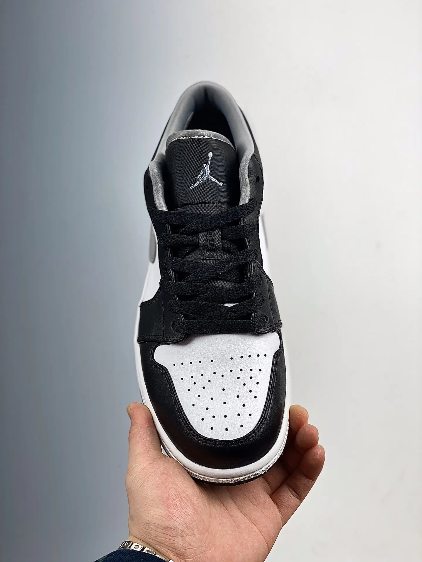 Replica Air Jordan 1 Low Black/Gray/White: A Comprehensive Review | YtaYta