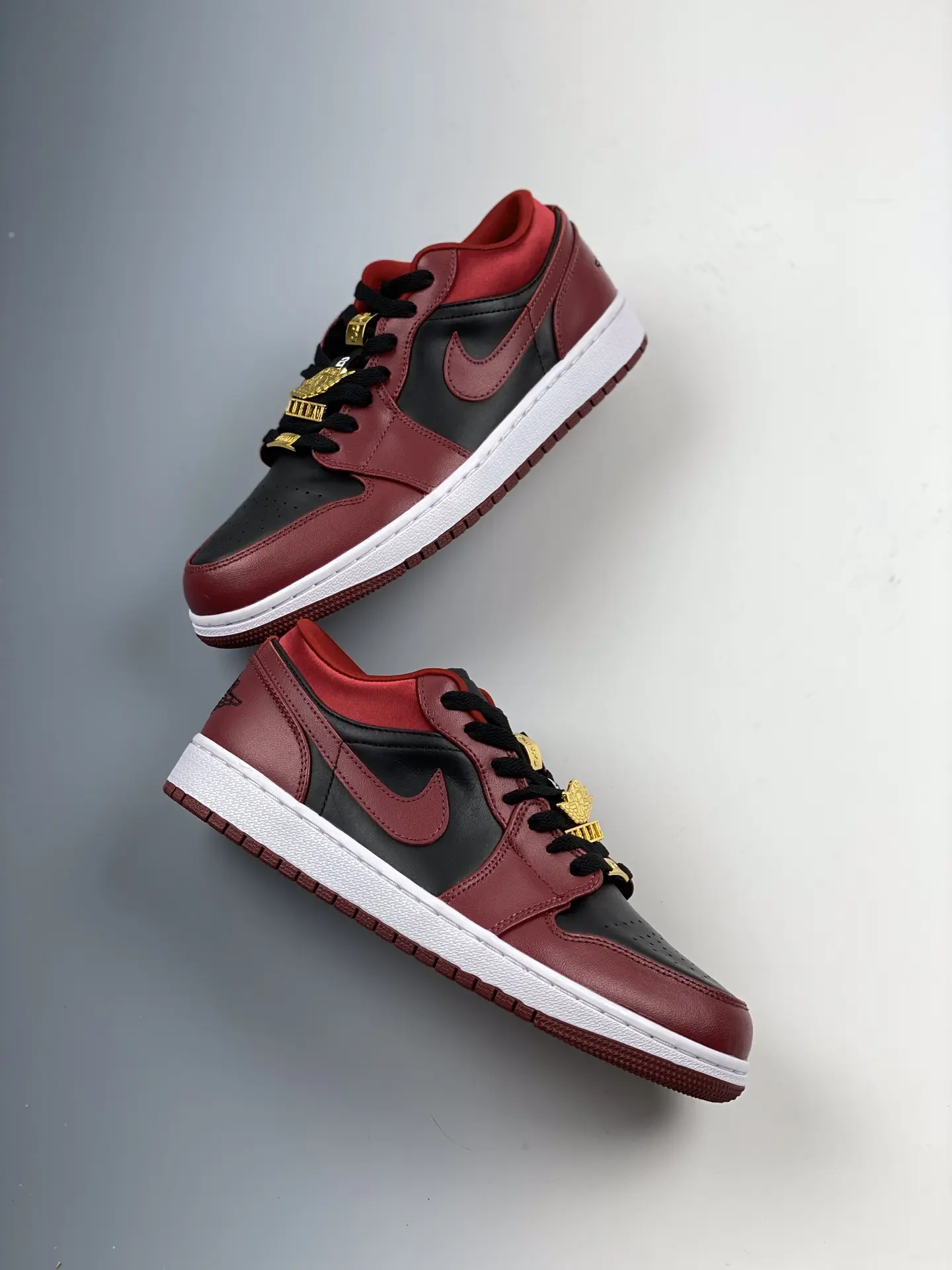 Discover the Intricacies of the Replica Air Jordan 1 Low SE in Dark Beetroot Black | YtaYta