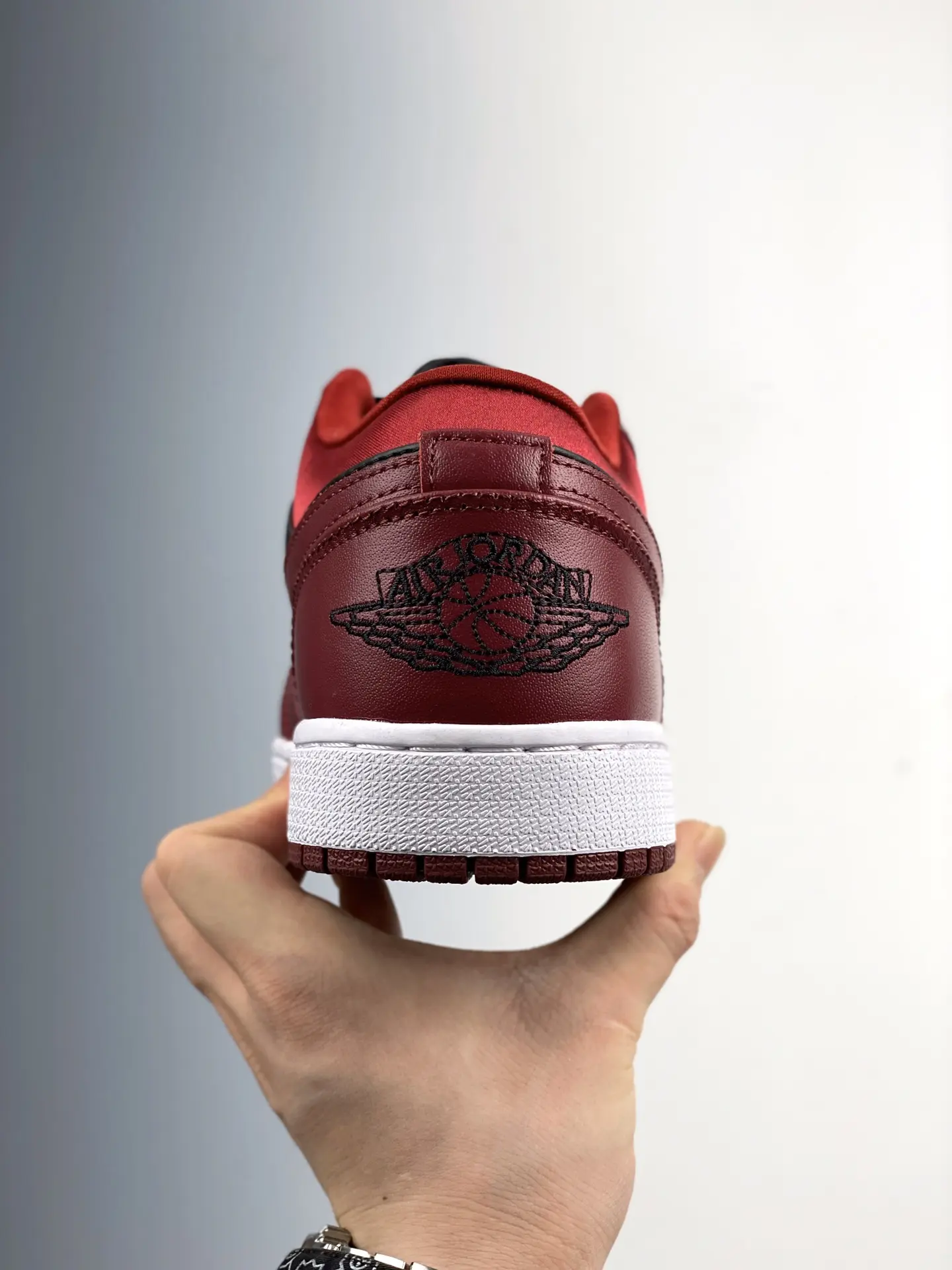 Discover the Intricacies of the Replica Air Jordan 1 Low SE in Dark Beetroot Black | YtaYta