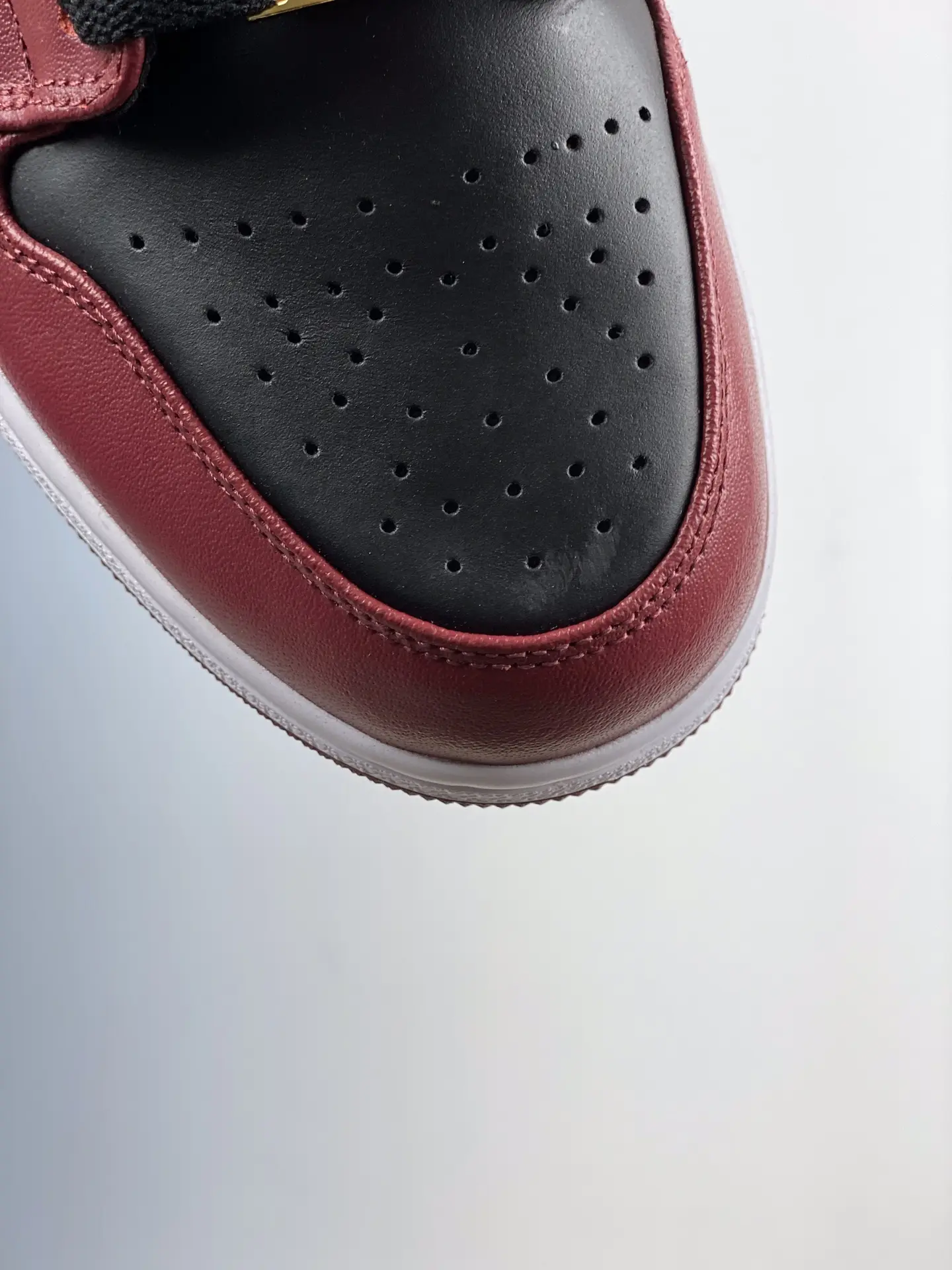 Discover the Intricacies of the Replica Air Jordan 1 Low SE in Dark Beetroot Black | YtaYta