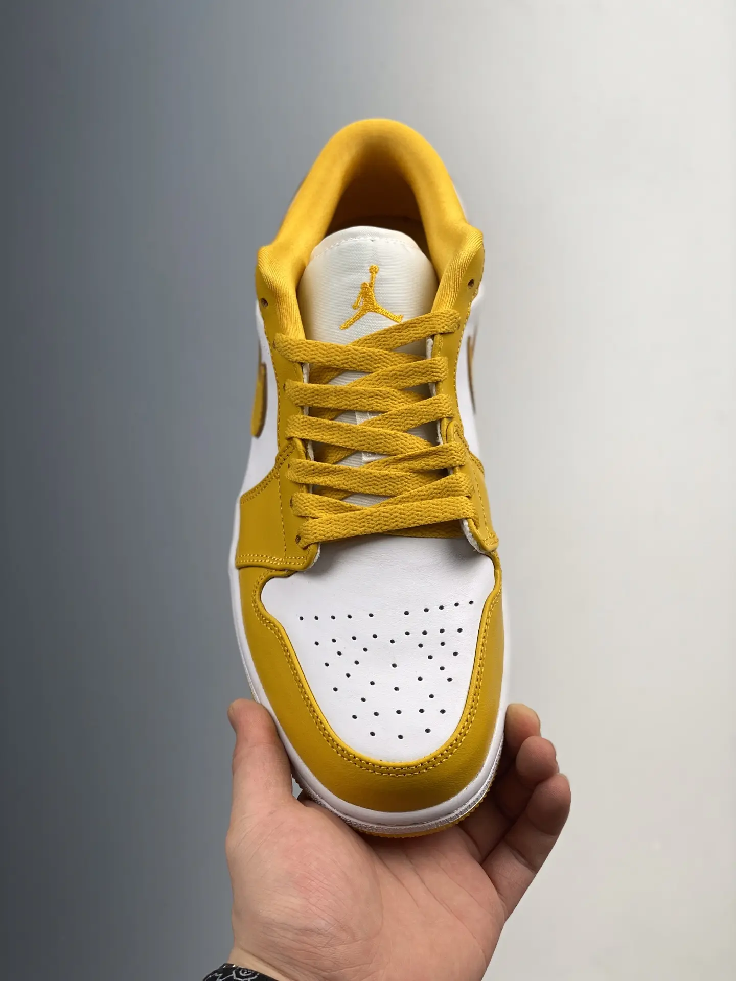 Air Jordan 1 Low 'Pollen': A Comprehensive Look at Replica Sneakers | YtaYta