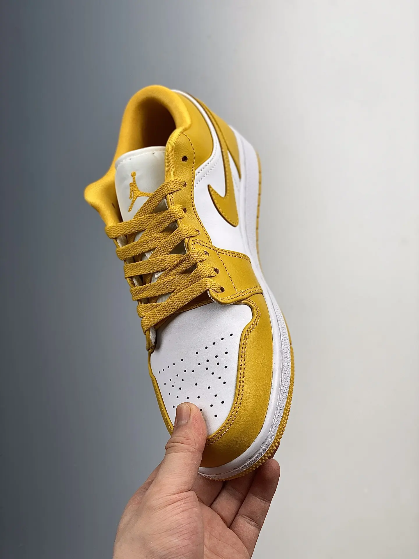 Air Jordan 1 Low 'Pollen': A Comprehensive Look at Replica Sneakers | YtaYta