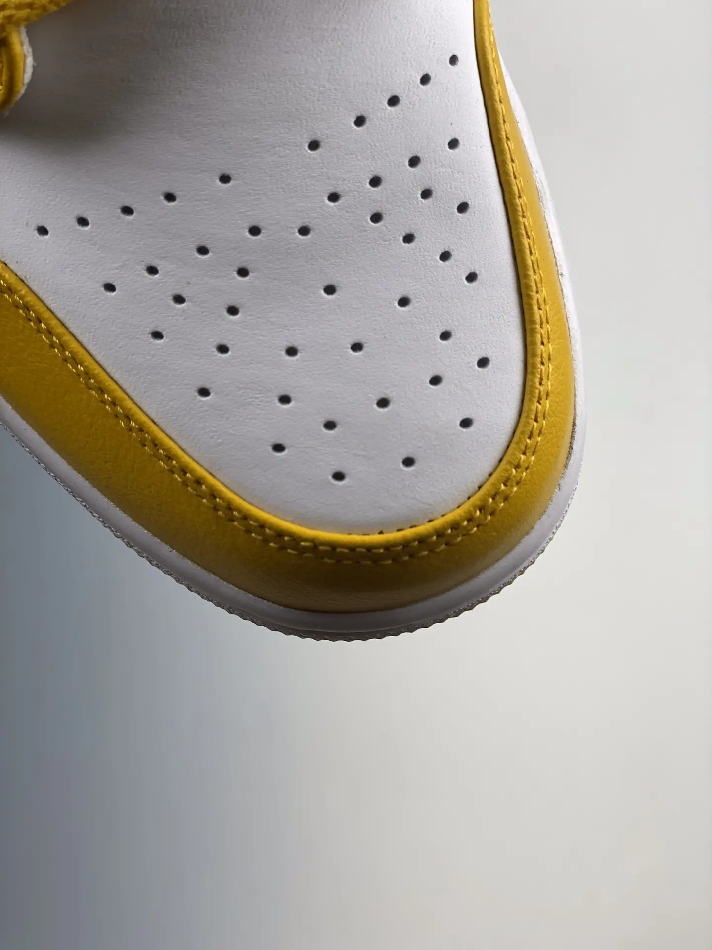 Air Jordan 1 Low 'Pollen': A Comprehensive Look at Replica Sneakers | YtaYta