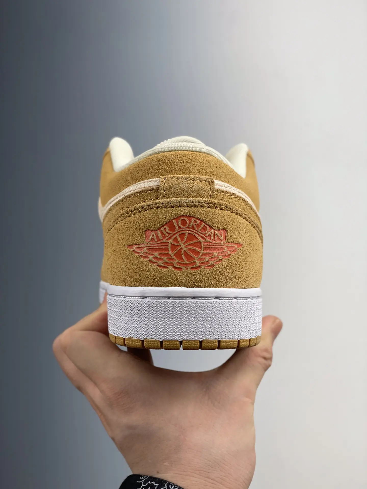 Air Jordan 1 Low SE Women's Shoes Twine Orange Quartz Corduroy - A Comprehensive Review | YtaYta