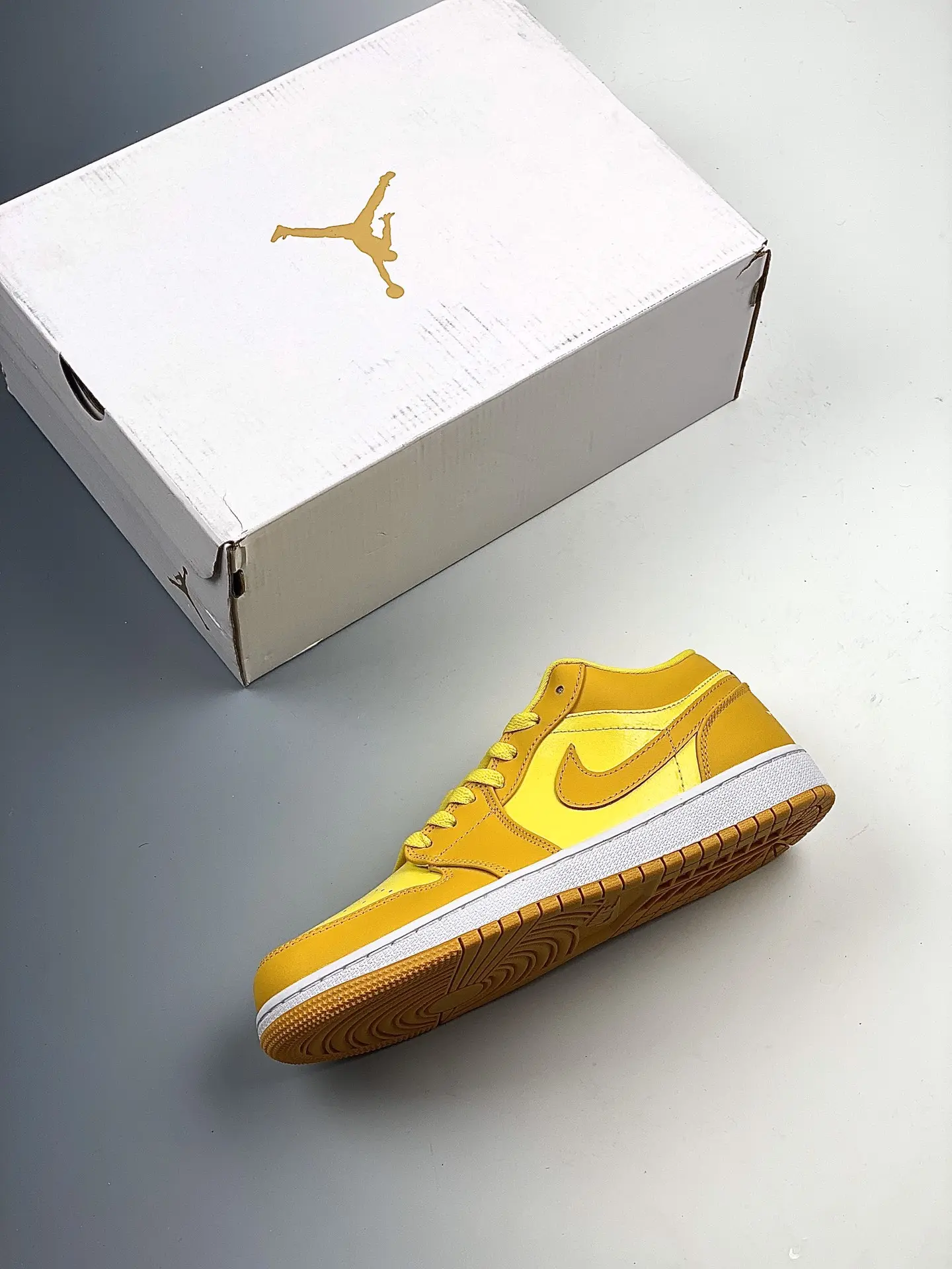 Air Jordan 1 Low Yellow Strike Replica: A Comprehensive Review | YtaYta