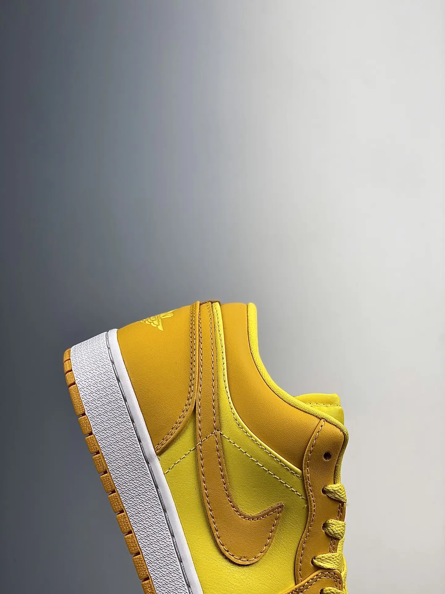 Air Jordan 1 Low Yellow Strike Replica: A Comprehensive Review | YtaYta