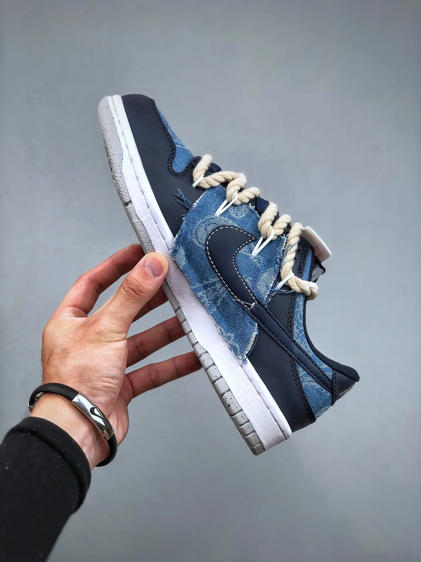 The Rise of Replica Nike SB Dunk Low Sneakers in Denim: A Deep Dive | YtaYta