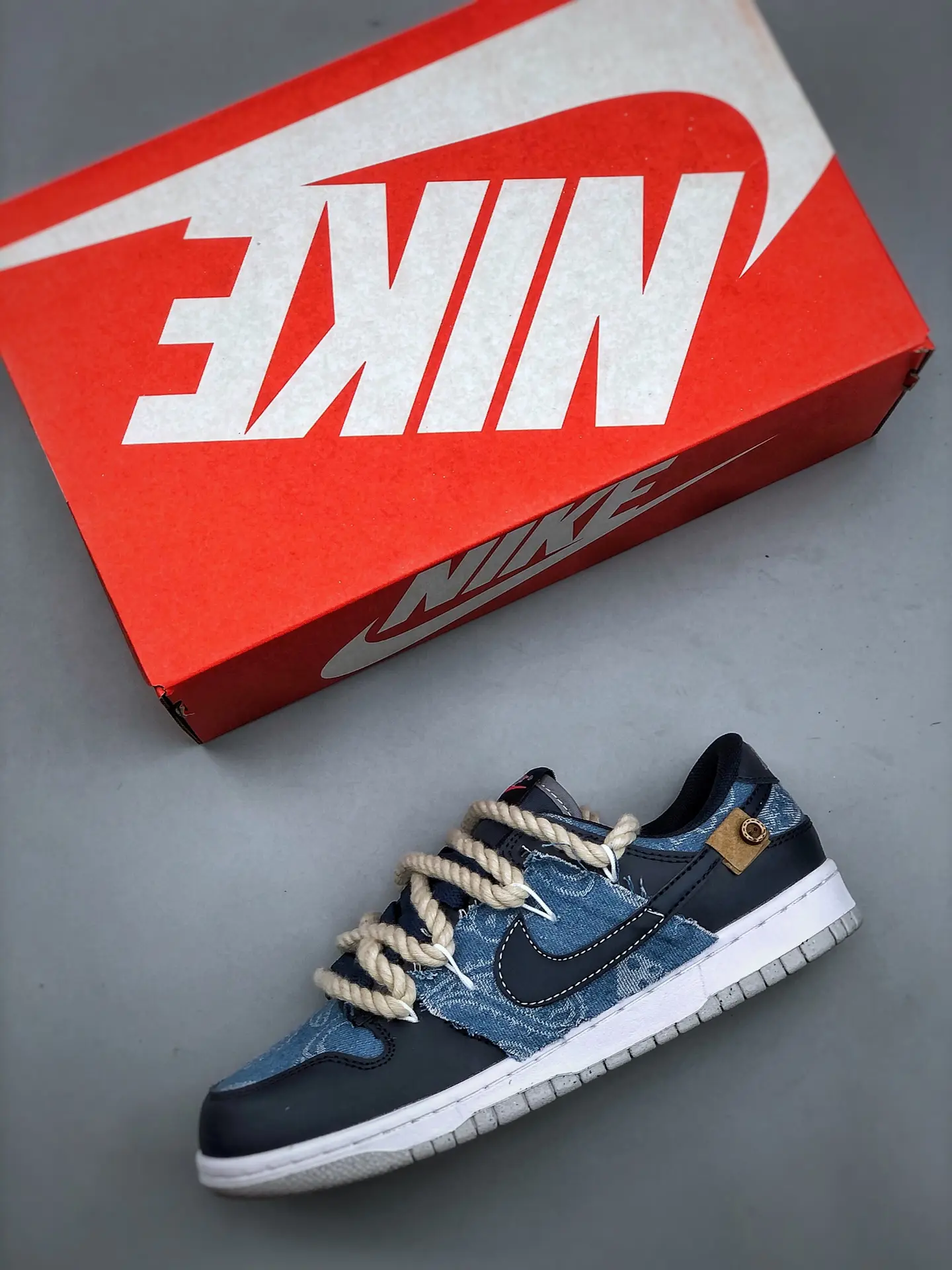 The Rise of Replica Nike SB Dunk Low Sneakers in Denim: A Deep Dive | YtaYta