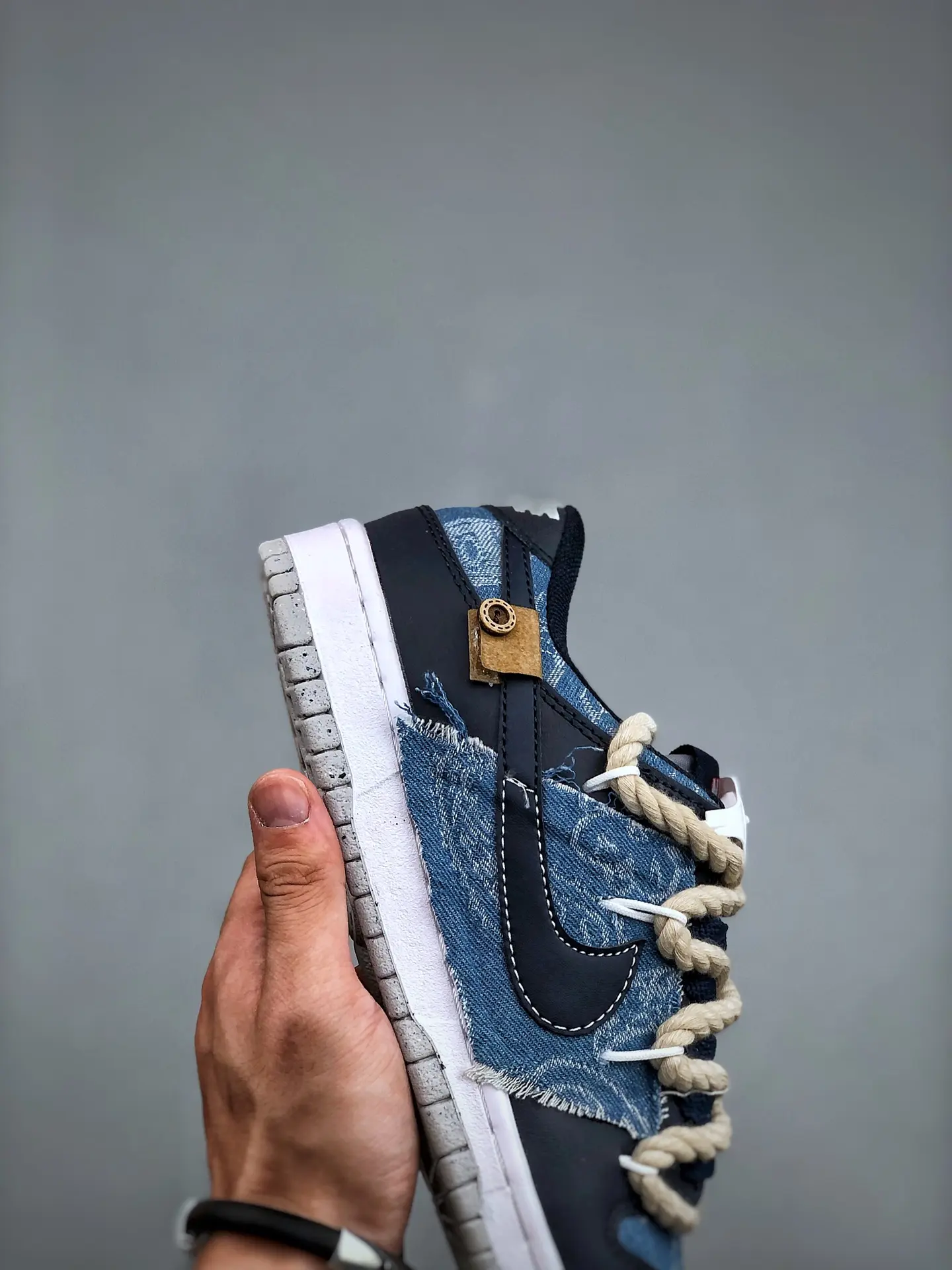 The Rise of Replica Nike SB Dunk Low Sneakers in Denim: A Deep Dive | YtaYta