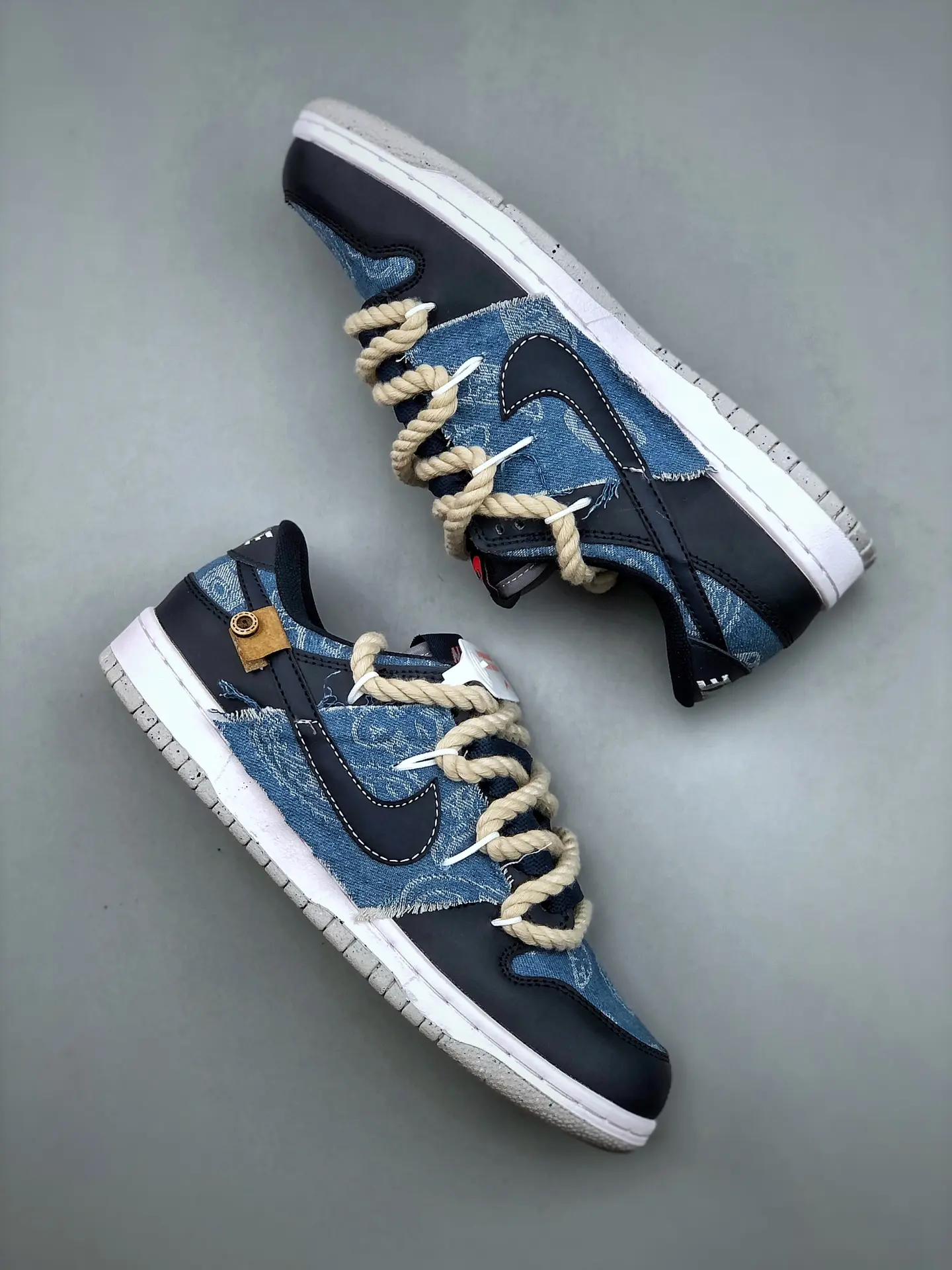 The Rise of Replica Nike SB Dunk Low Sneakers in Denim: A Deep Dive | YtaYta