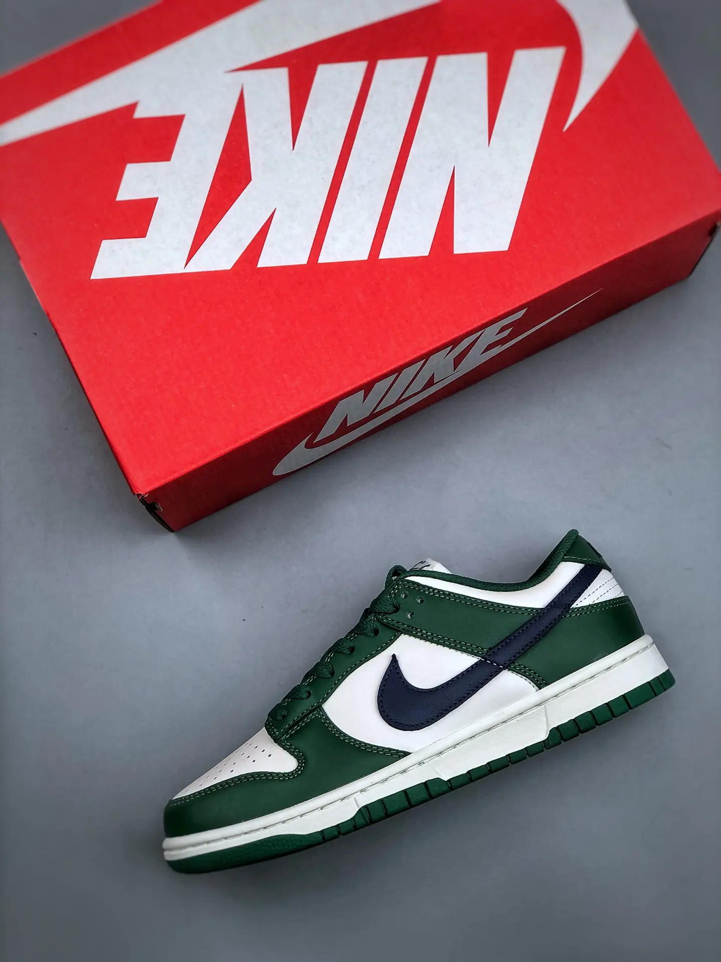 Nike Dunk Low Retro Gorge Green Midnight Navy Replica: A Comprehensive Review | YtaYta