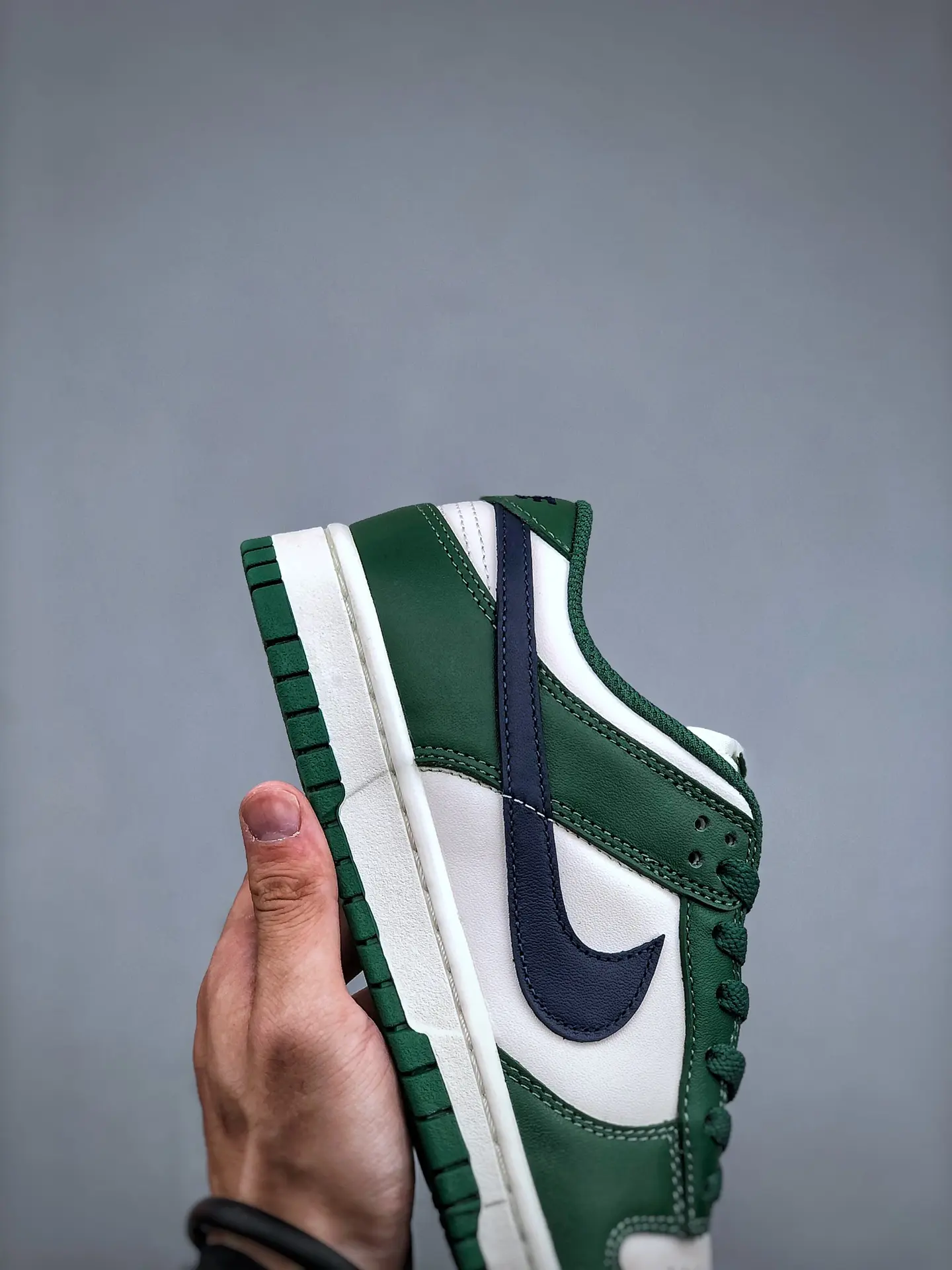 Nike Dunk Low Retro Gorge Green Midnight Navy Replica: A Comprehensive Review | YtaYta