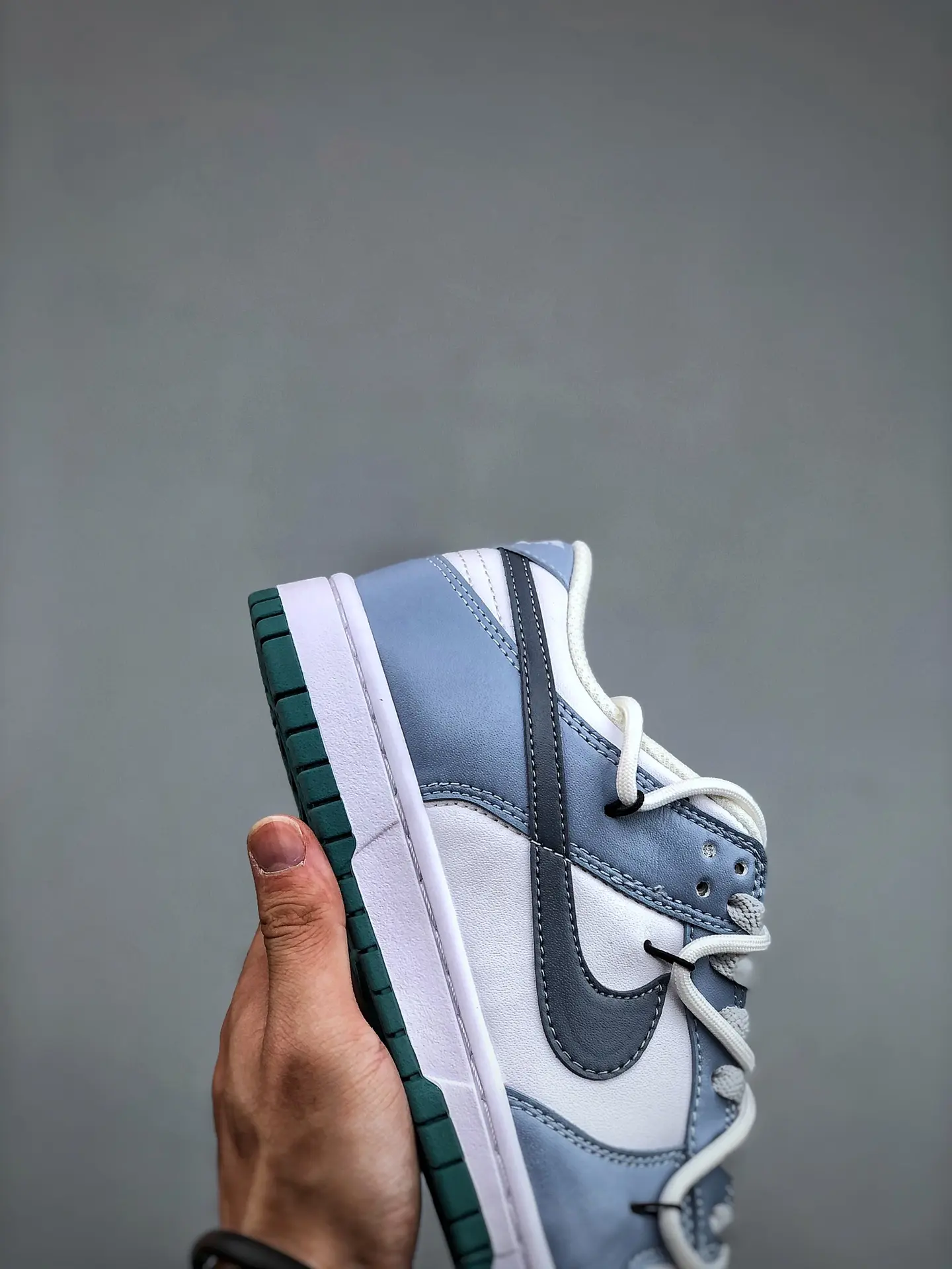 Nike SB Dunk Low White Purple Football Grey FD9911-101: A Comprehensive Review | YtaYta