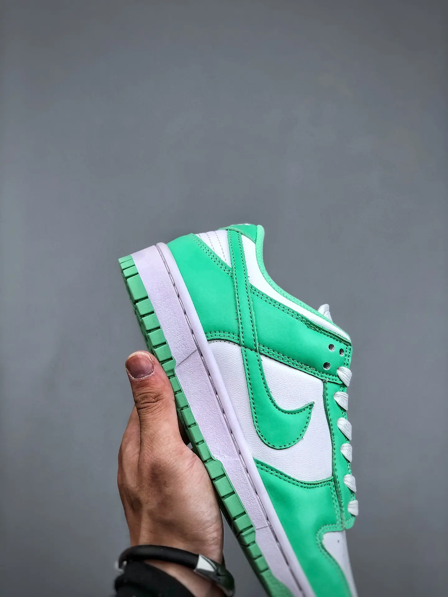 Ultimate Guide to Nike Dunk Low 'Green Glow' Replica Sneakers for Women | YtaYta