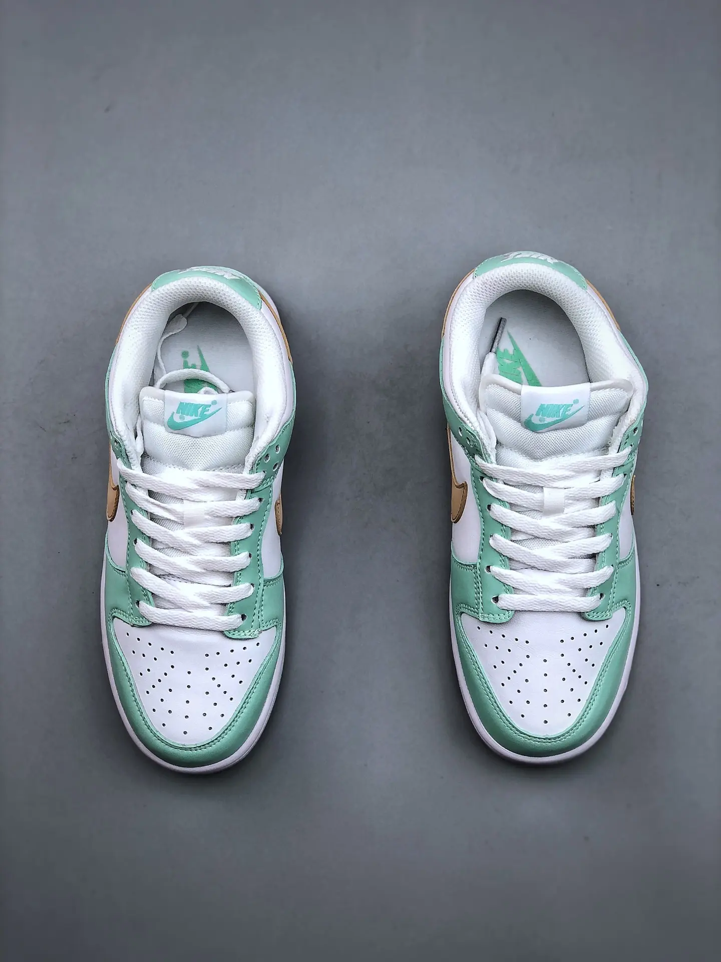 Nike SB Dunk Low Green Glow 2021 Replica Review: A Closer Look | YtaYta