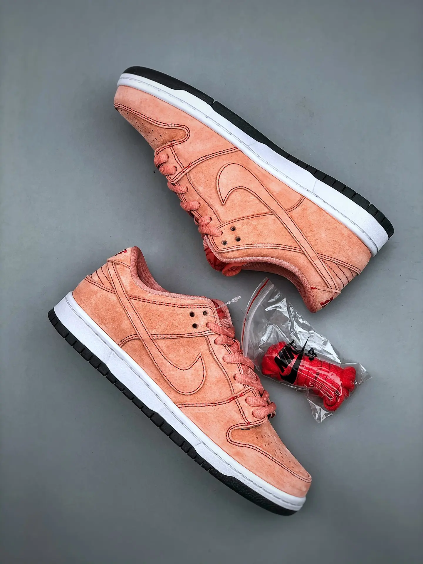 Nike SB Dunk Low Pink Pig Replica Review: Unveiling the Atomic Pink Sensation | YtaYta