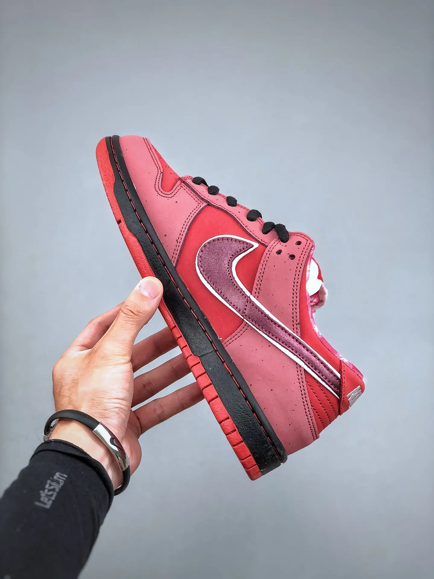 Unveiling the Replica Nike SB Dunk Low 'Red Lobster' - A Detailed Look | YtaYta