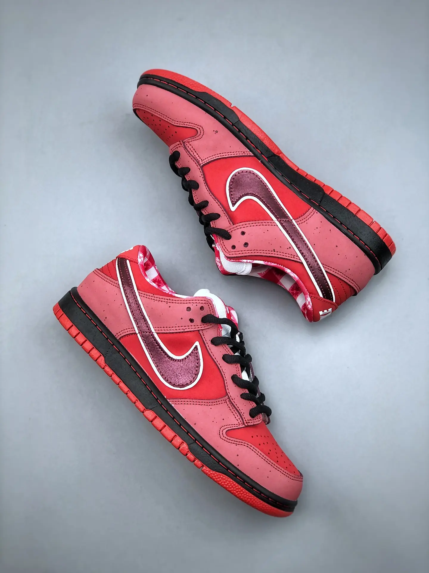 Unveiling the Replica Nike SB Dunk Low 'Red Lobster' - A Detailed Look | YtaYta