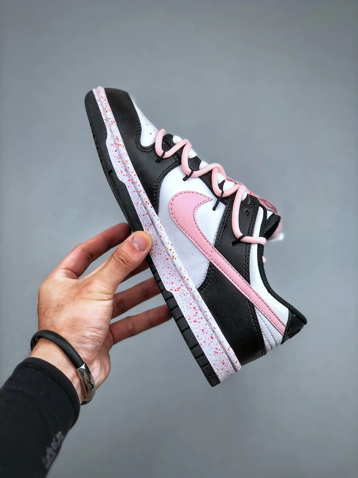 Discover the Best Replica Nike Women's Sneakers in Stunning Pink Hues | YtaYta