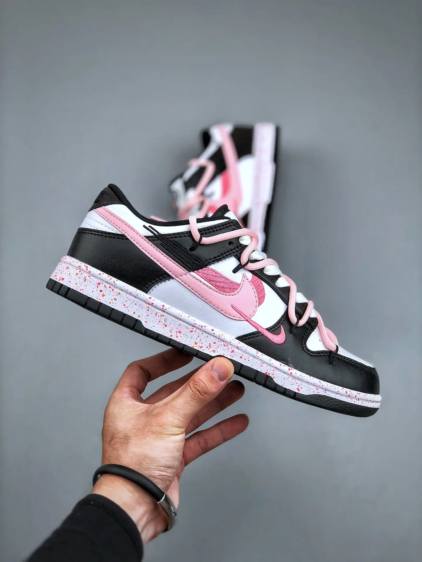 Discover the Best Replica Nike Women's Sneakers in Stunning Pink Hues | YtaYta