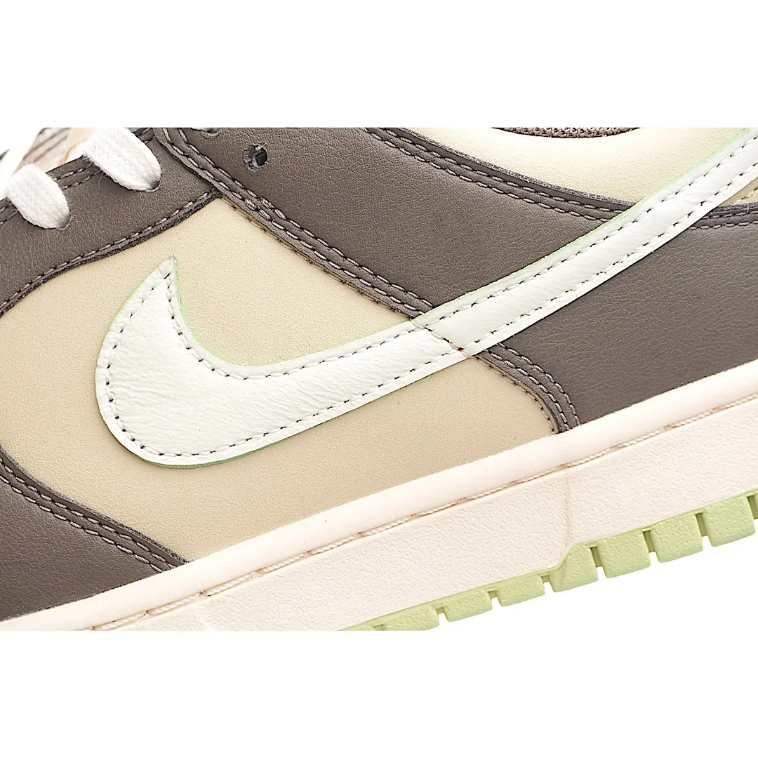 Nike SB Dunk Low 'Velcro Tongue - Milk Tea': A Comprehensive Review | YtaYta