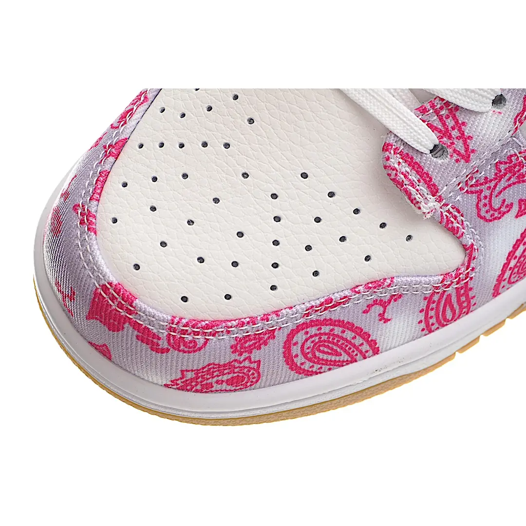 Trendy Pink Paisley Nike SB Dunk Low Replica: A Detailed Review | YtaYta