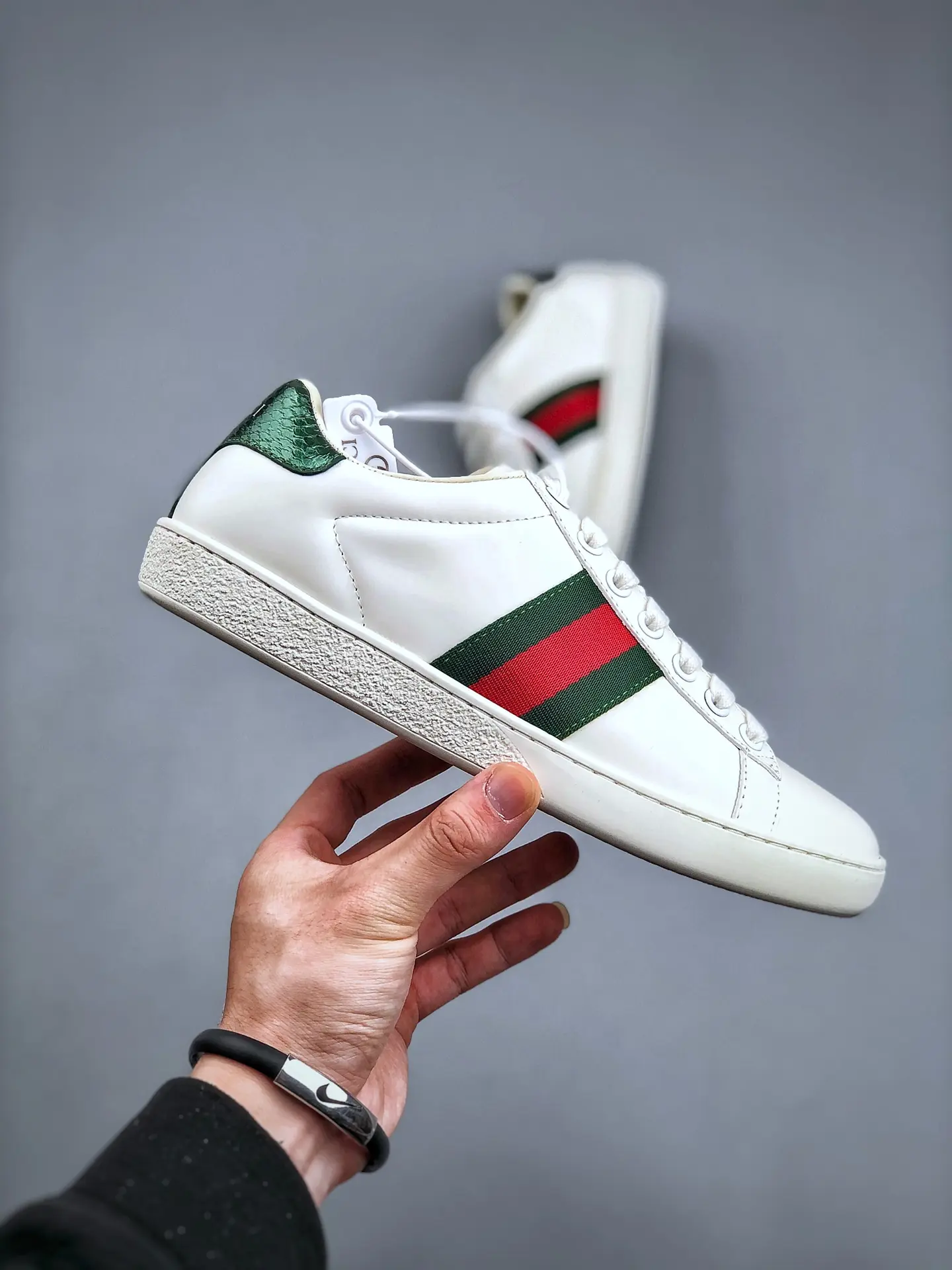 Replica Gucci Ace Leather Sneakers - White - Pros and Cons | YtaYta