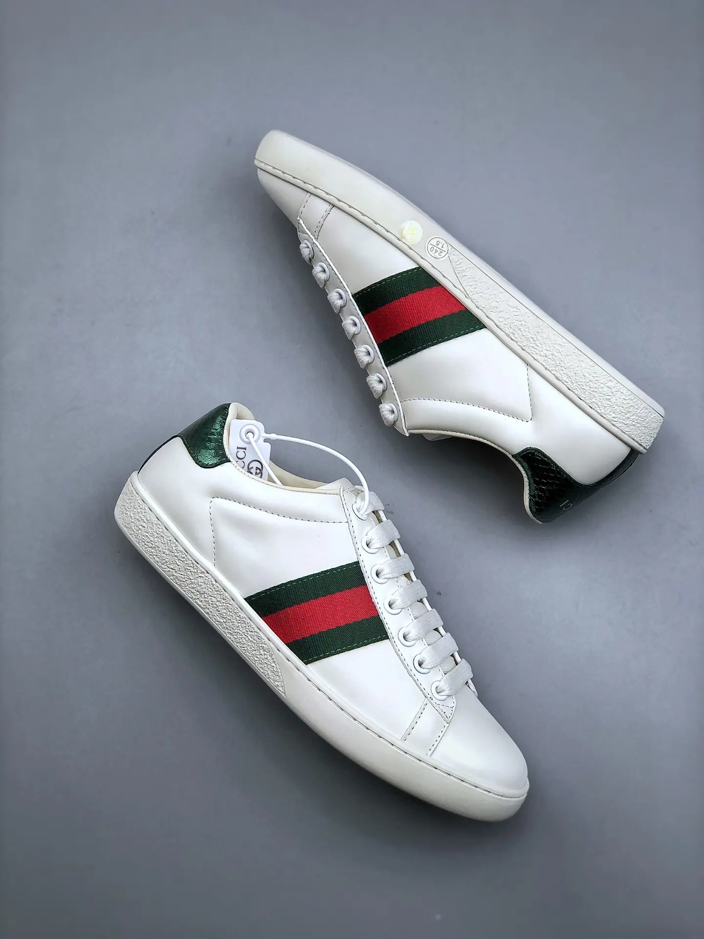 Replica Gucci Ace Leather Sneakers - White - Pros and Cons | YtaYta