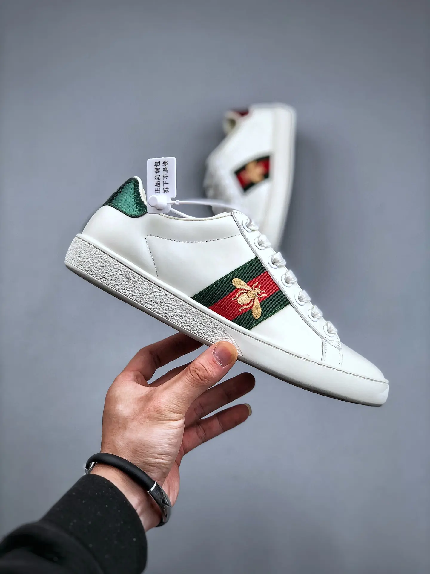 Replica Gucci White Leather Faux Pearl Embellished Ace Sneakers: A Detailed Look | YtaYta