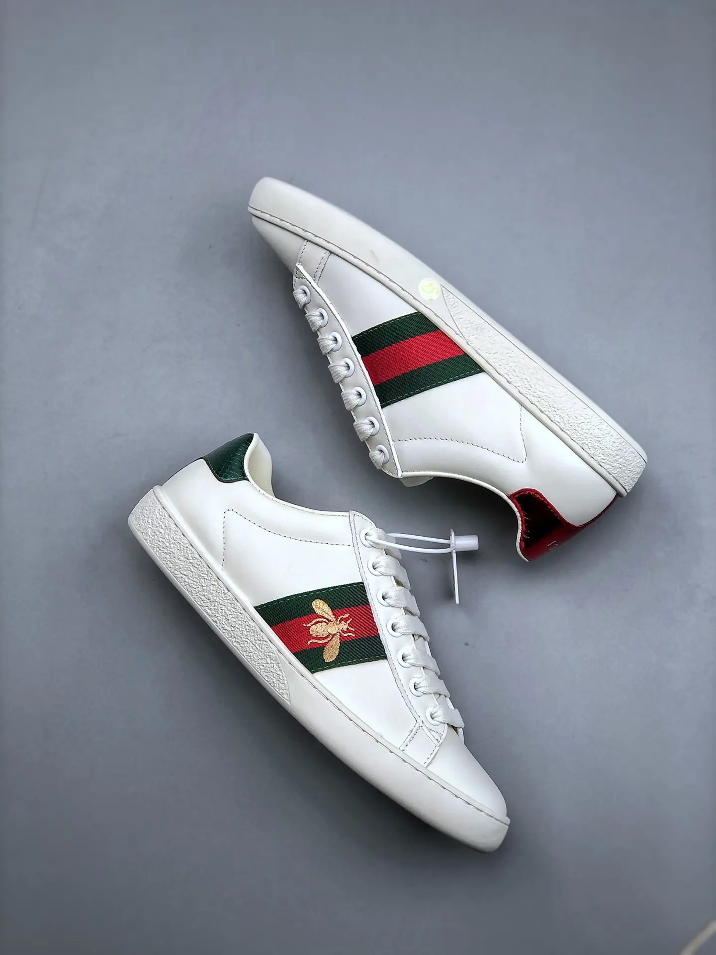 Replica Gucci White Leather Faux Pearl Embellished Ace Sneakers: A Detailed Look | YtaYta