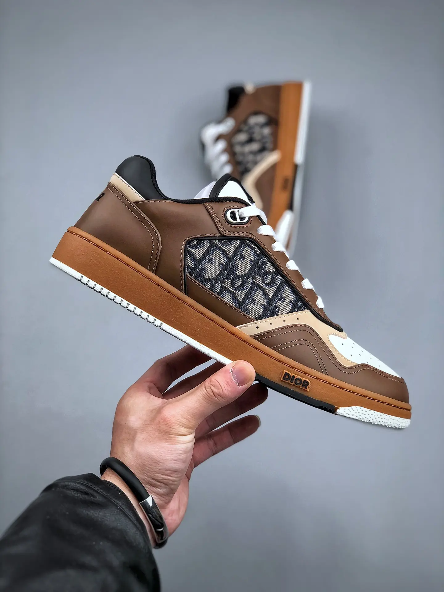 B27 Low-Top Sneaker Review: Brown, Cream & Dior Oblique Jacquard Masterpiece | YtaYta