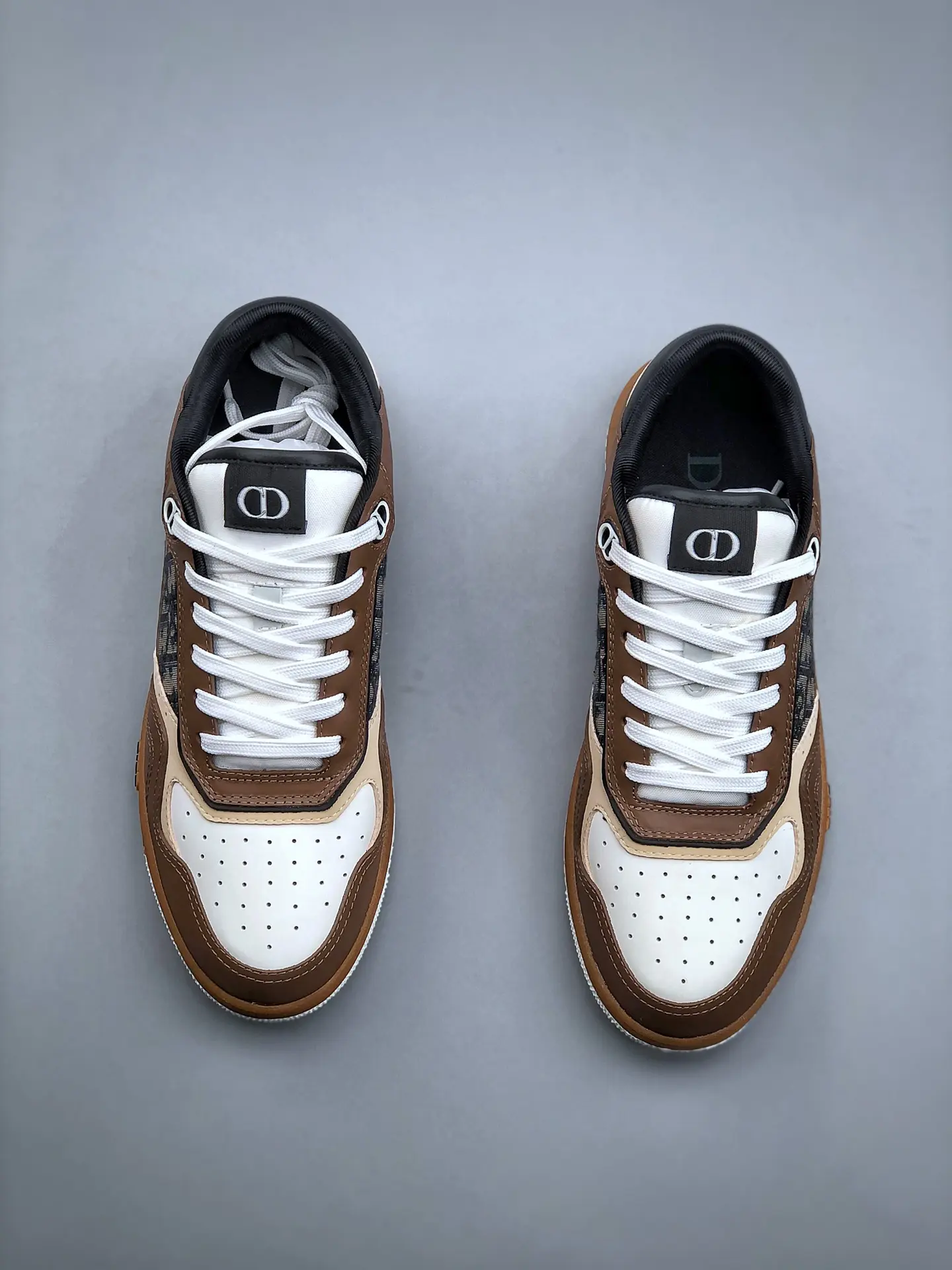 B27 Low-Top Sneaker Review: Brown, Cream & Dior Oblique Jacquard Masterpiece | YtaYta