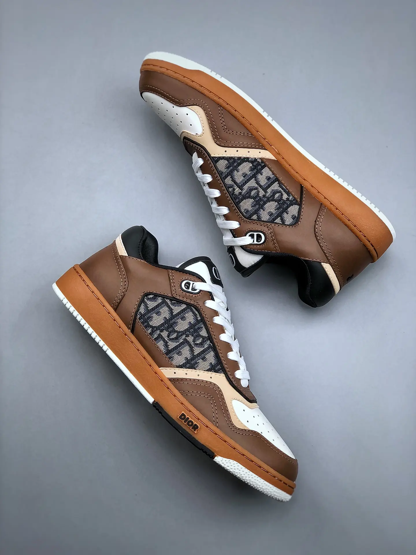 B27 Low-Top Sneaker Review: Brown, Cream & Dior Oblique Jacquard Masterpiece | YtaYta