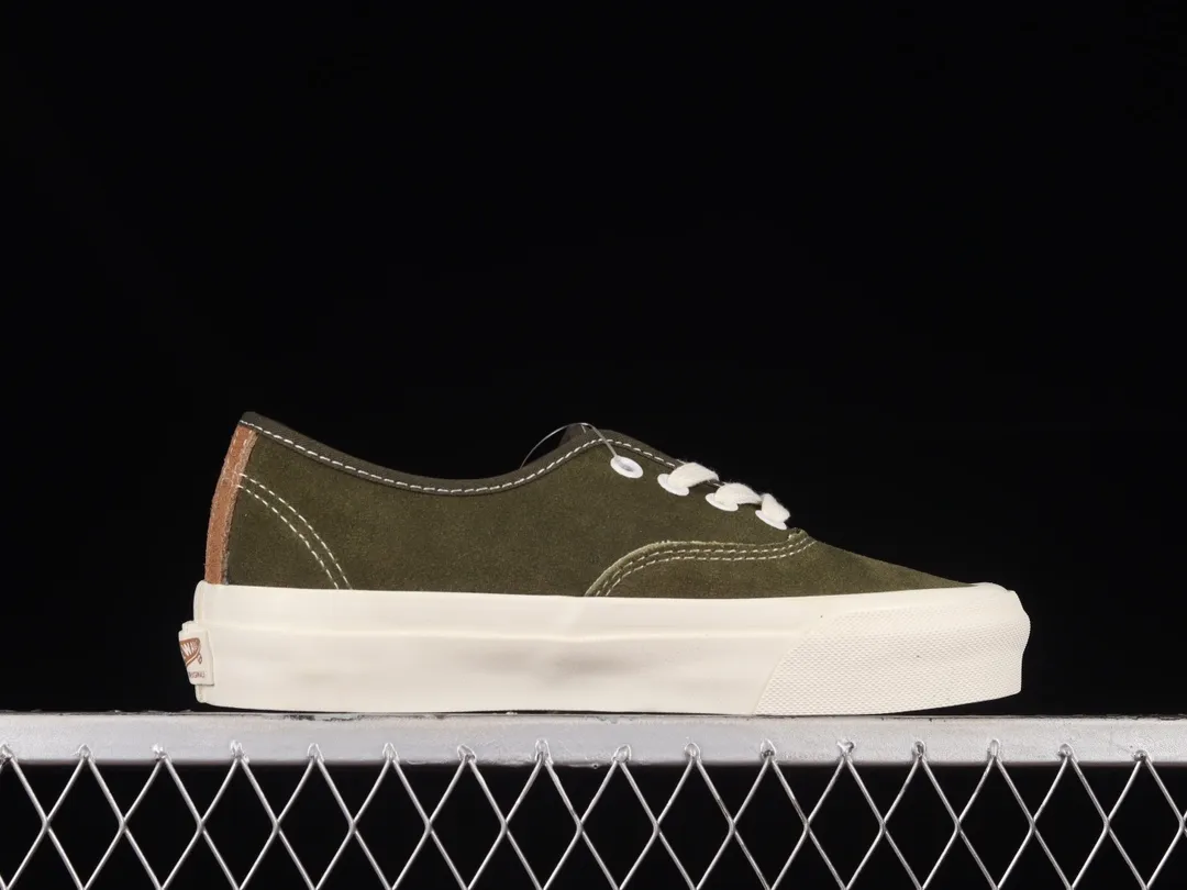 Exploring Vans Authentic Line: From Replicas to Authentic Models | YtaYta