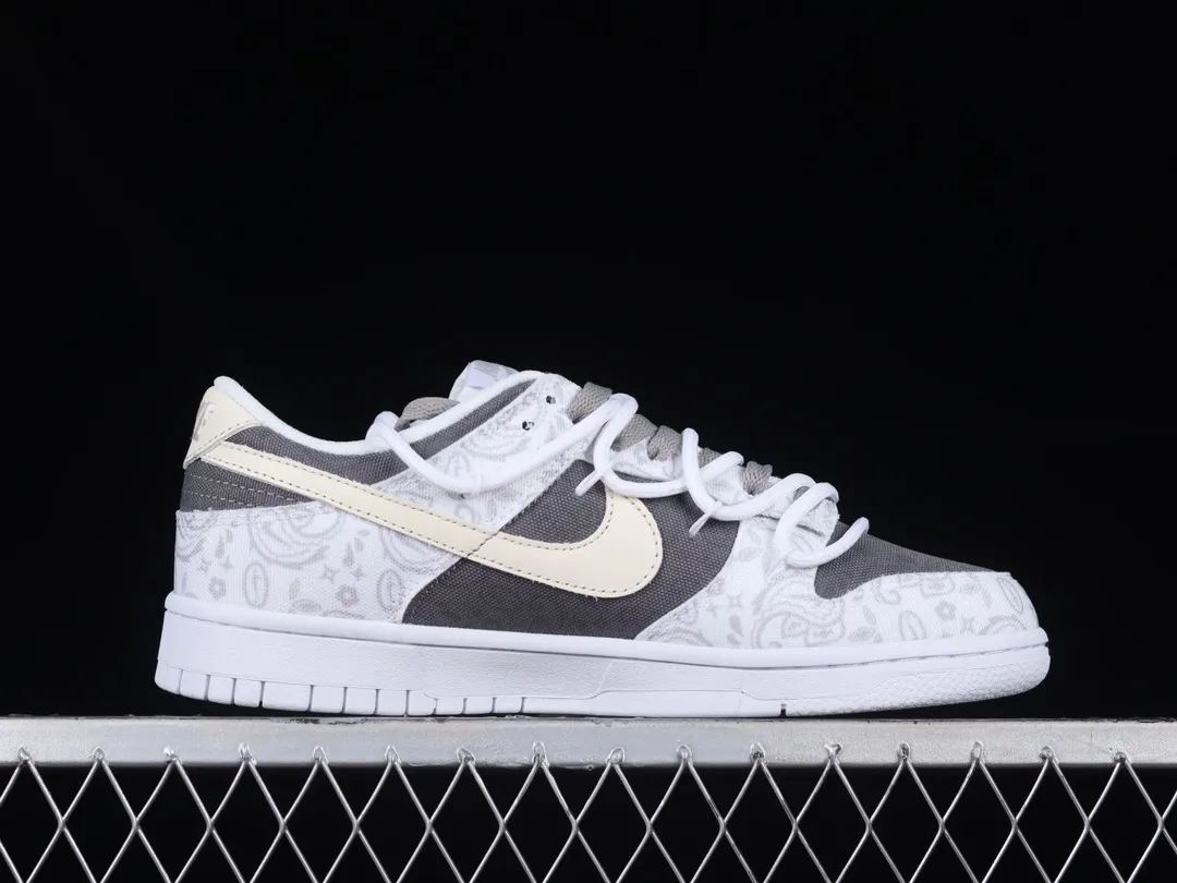 Nike SB Dunk Low Supreme Stars Black 2021 Replica: A Comprehensive Review | YtaYta