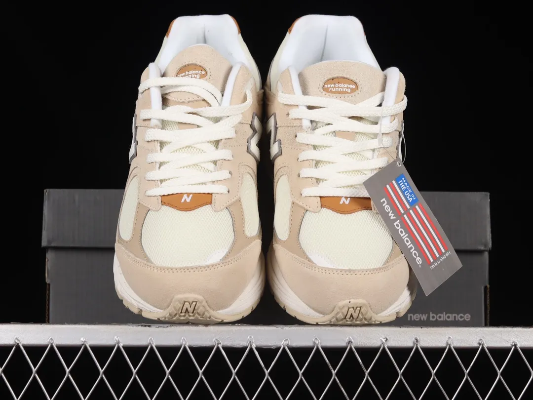 New Balance 2002R Sandstone Replica Sneakers: Style and Comfort in Beige | YtaYta