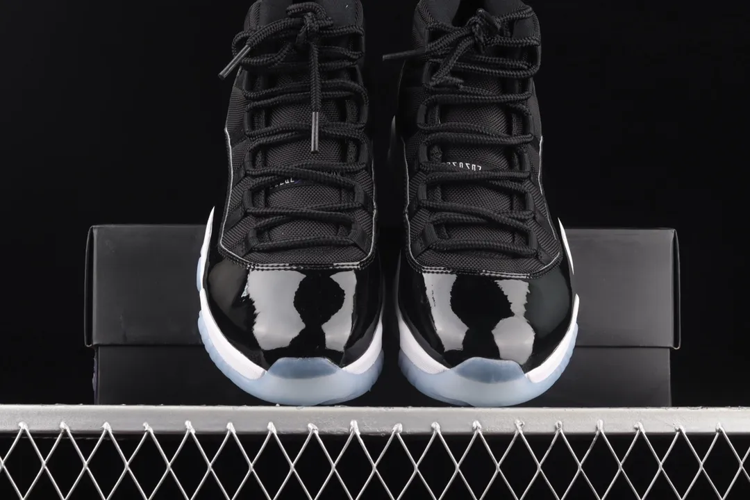 Replica Air Jordan 11 Retro Space Jam 2016 - Authentic vs. Fake | YtaYta