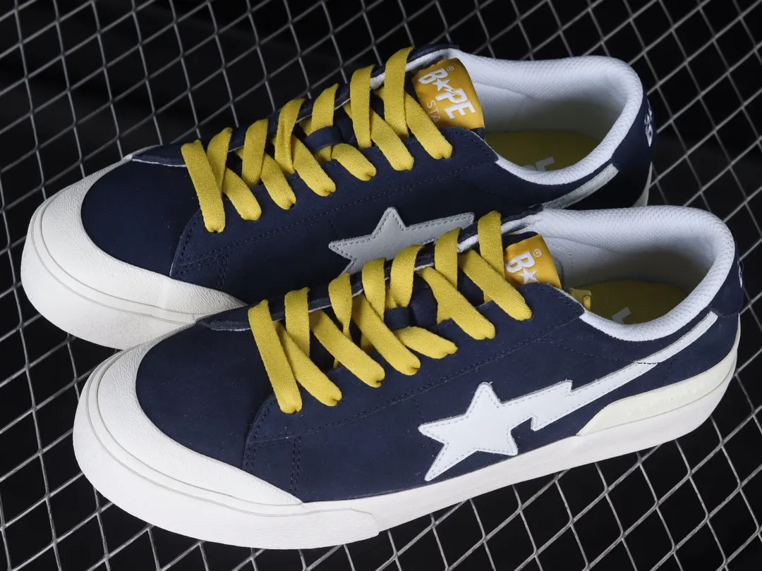 A BATHING APE MAD STA Sneakers in Blue: Authentic vs. Replica | YtaYta