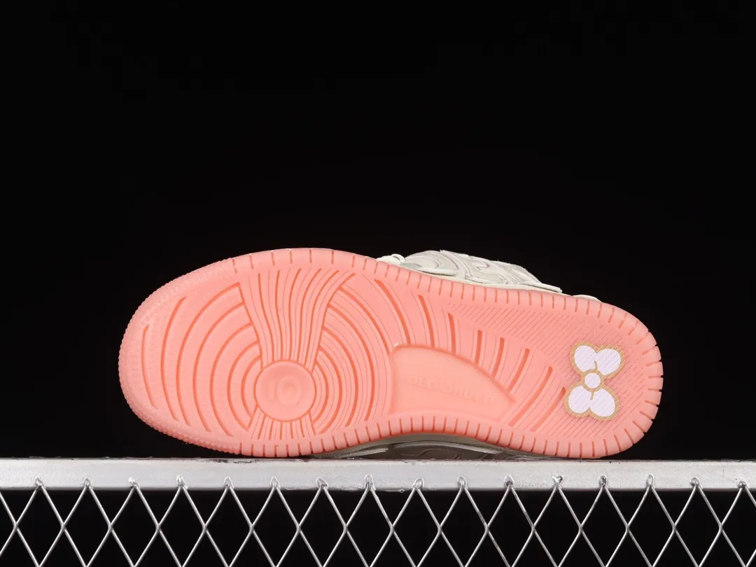 My Melody Pink Contrast Sneakers UB98015: A Cute and Stylish Replica | YtaYta