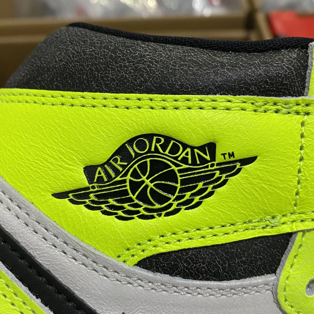 Fake Rep Replica Air Jordan 1 Retro High OG Visionaire Volt UK11 US12 EU46 | YtaYta