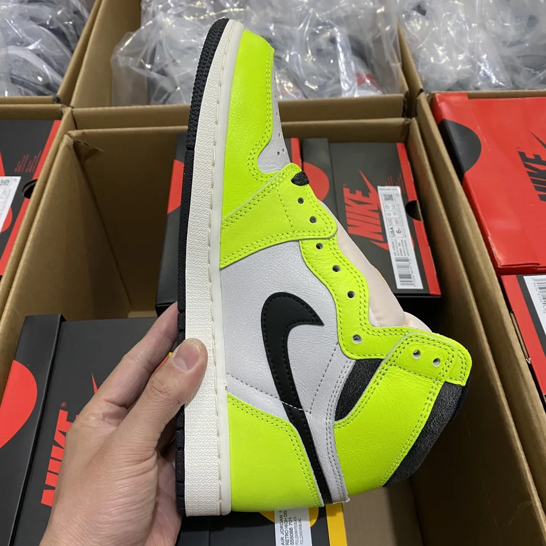 Fake Rep Replica Air Jordan 1 Retro High OG Visionaire Volt UK11 US12 EU46 | YtaYta